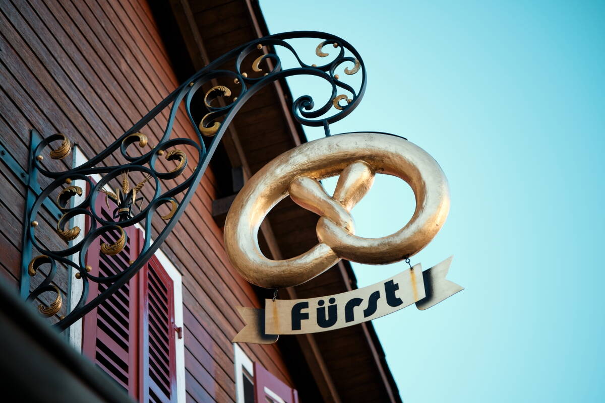 brezel_hauswand.jpg brezel_hauswand.jpg